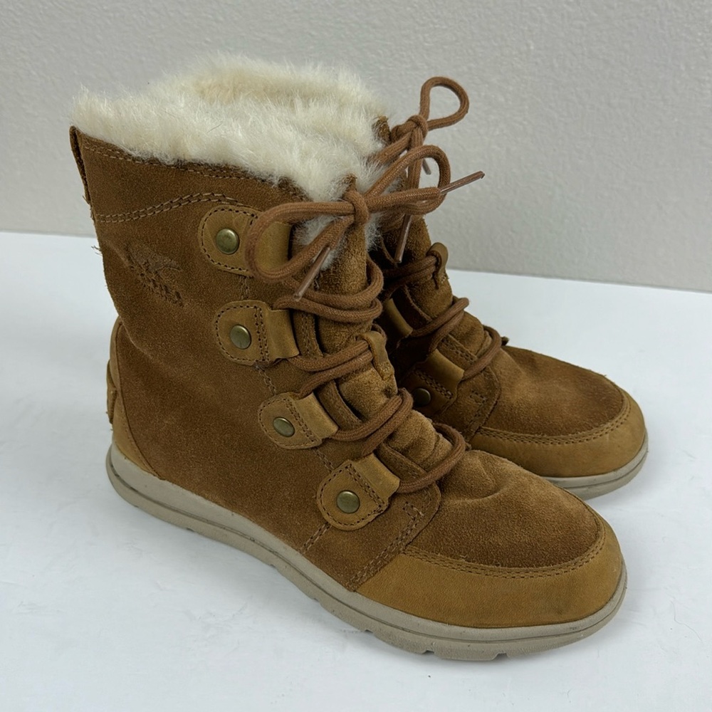 Sorel Explorer Joan faux fur suede boots US 6 Eur 37